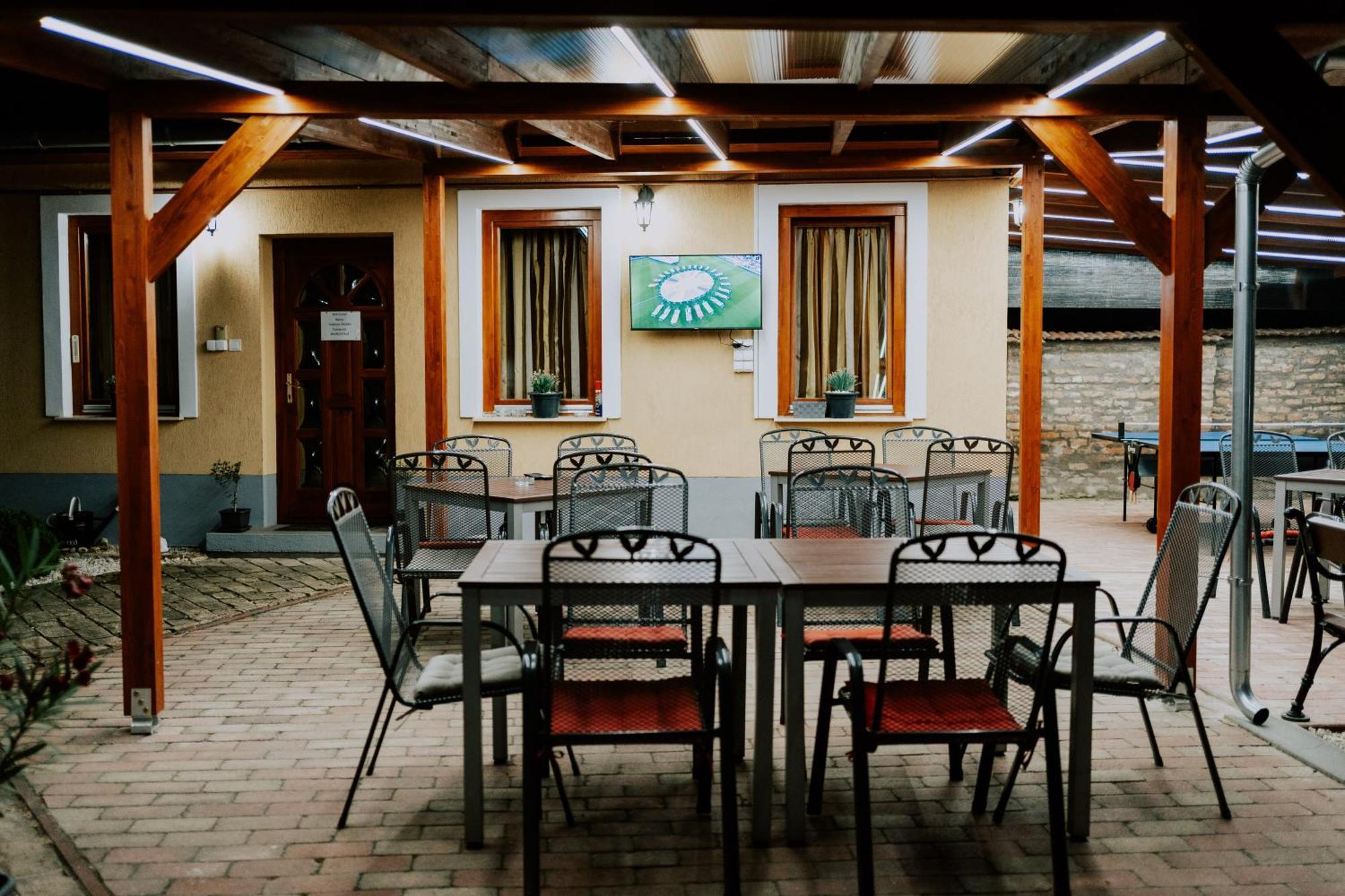 Bed and Breakfast Oázis Panzió Makó Exterior foto